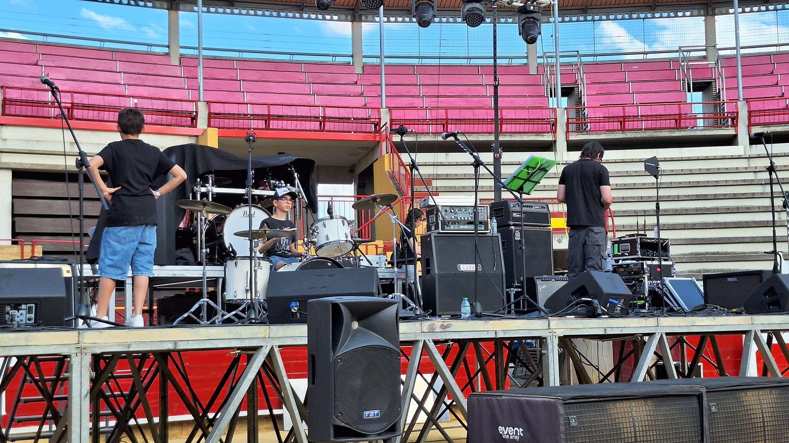 Guille tocando en el Festival Duero Rock